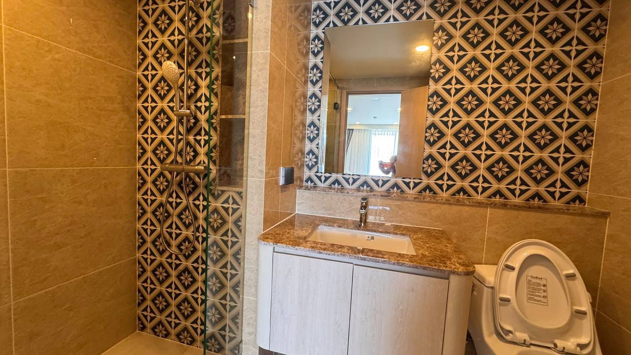 The Ozone | 1-Bedroom Condo for Sale