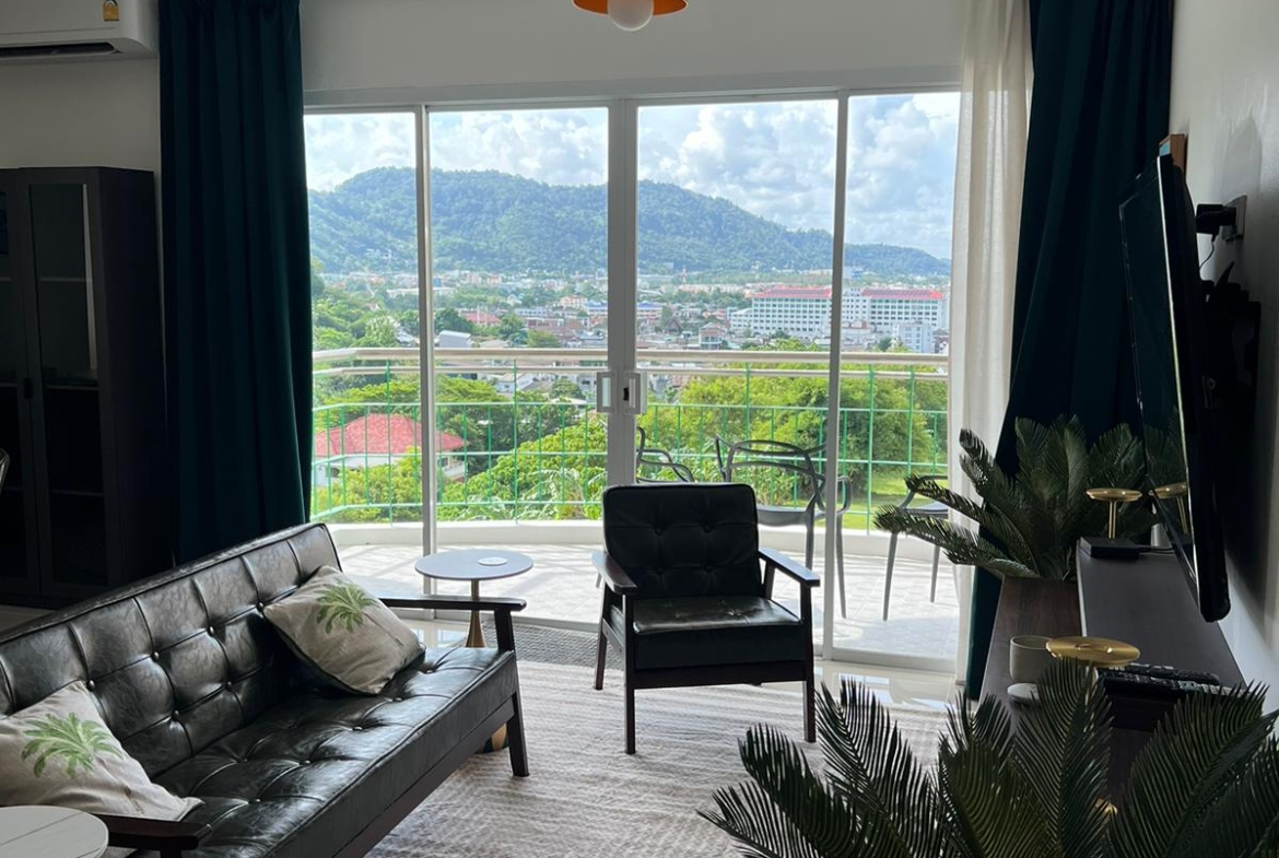 3-Bedroom Foreign Freehold Apartment for Sale