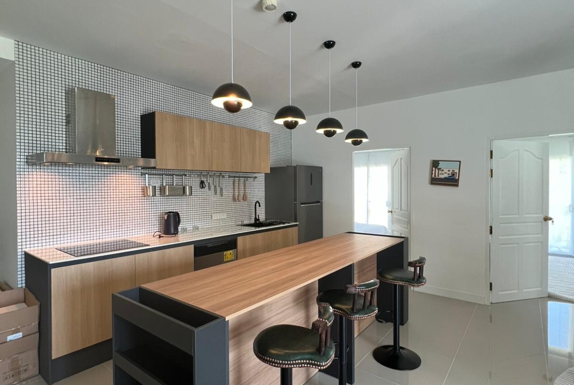 3-Bedroom Foreign Freehold Apartment for Sale