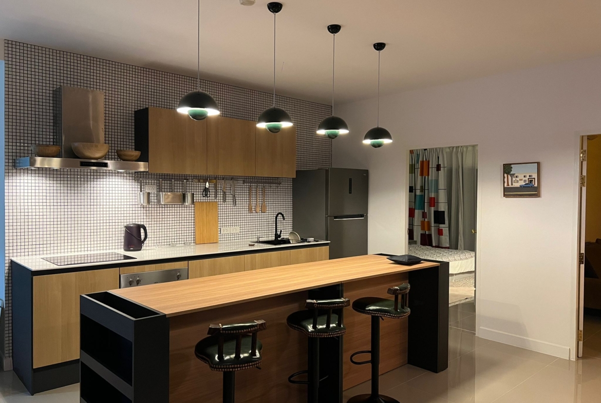 3-Bedroom Foreign Freehold Apartment for Sale