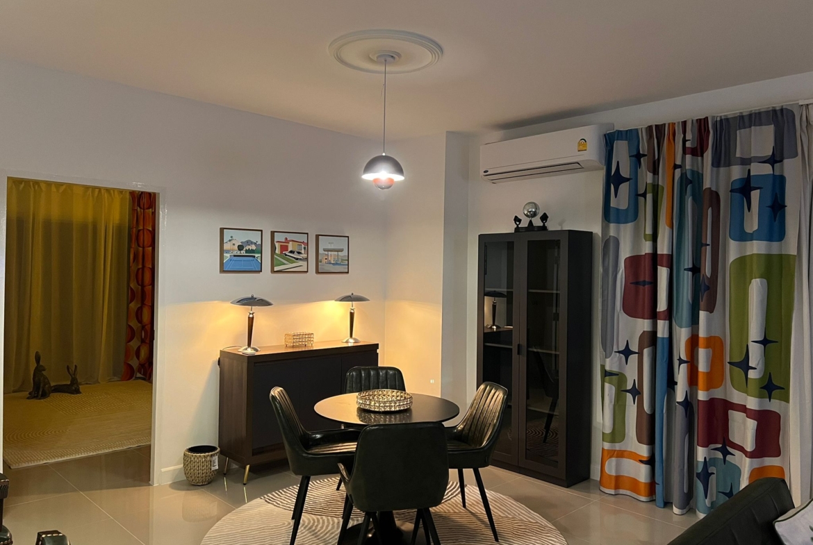 3-Bedroom Foreign Freehold Apartment for Sale