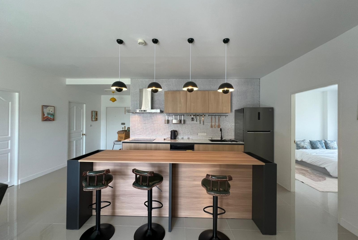 3-Bedroom Foreign Freehold Apartment for Sale